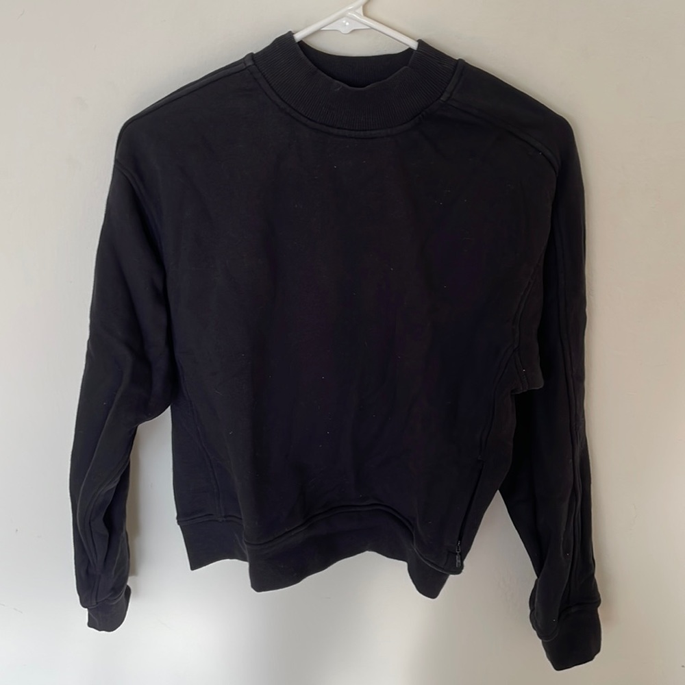 Lululemon black crew neck sweater